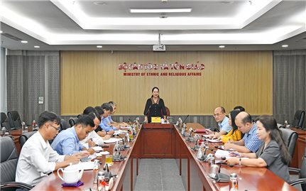 Thứ trưởng Nông Thị Hà làm việc với Vụ Pháp chế về đánh giá công tác 6 tháng đầu năm và triển khai nhiệm vụ 6 tháng cuối năm 2026
