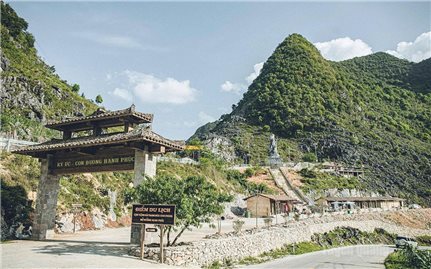 Cụm tượng đài Thanh niên xung phong mở đường Hạnh Phúc được tỉnh Tuyên Quang công nhận là điểm du lịch