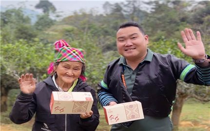 Sùng A Tủa và giấc mơ đánh thức “bản làng trên mây”
