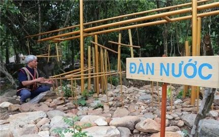 Nghe tiếng đàn nước bên dòng suối Ruông