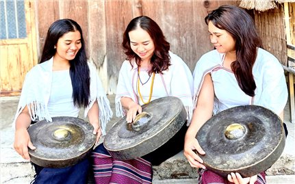 Phát huy vai trò nghệ nhân trong bảo tồn, phát triển văn hóa các dân tộc thiểu số - Quan điểm và chính sách mới của Đảng, Nhà nước