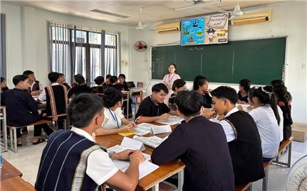 Dạy chữ gắn với rèn người