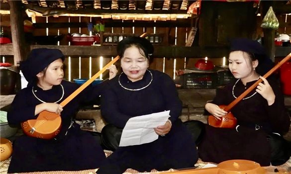 Từ lời Then của mẹ đến hành trình trao truyền di sản