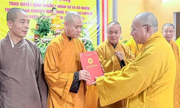 Trao Quyết định chuẩn y nhân sự Ban Trị sự Giáo hội Phật giáo Việt Nam tỉnh Tuyên Quang