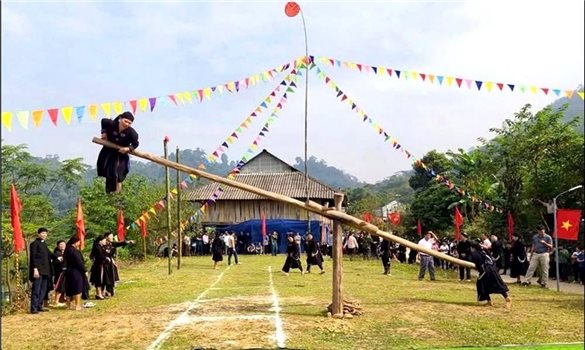 Xuân Giang mở hội mừng cơm mới, quảng bá văn hóa La Chí