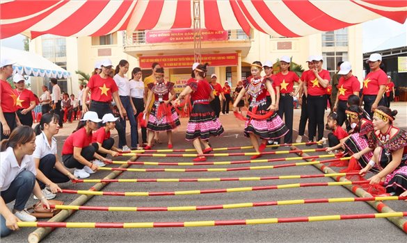 Củng cố niềm tin, khơi dậy tinh thần tự giác và khát vọng vươn lên của người dân