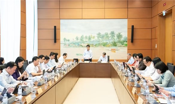 Quốc hội thảo luận sửa đổi một số luật về thuế