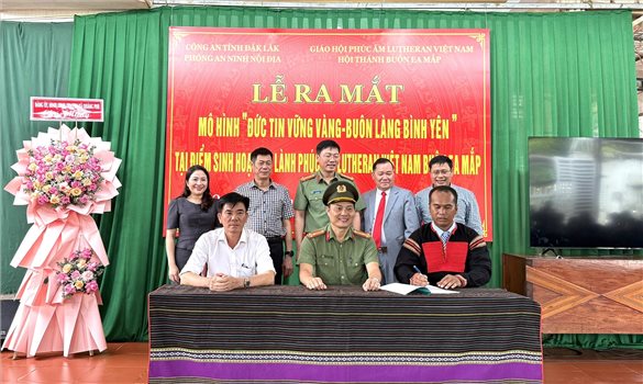 Phát huy vai trò già làng, trưởng bản, Người có uy tín để ngăn chặn, đẩy lùi đạo lạ