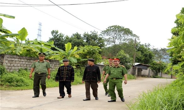 Tăng cường vai trò Người có uy tín trong thực hiện Luật Hòa giải ở cở sở