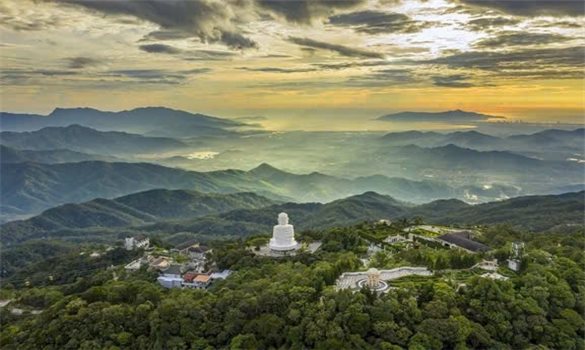 Vietnamese pagoda architecture atop Ba Na peak