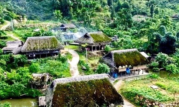 Xà Phìn - điểm hẹn giữa mùa vàng và những mái nhà rêu xanh