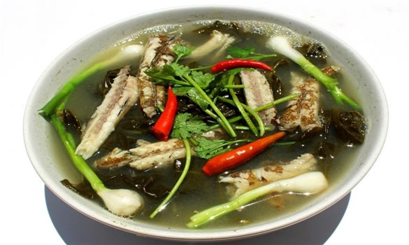 Xuân về nhớ bát canh lá sắn Trường Sơn