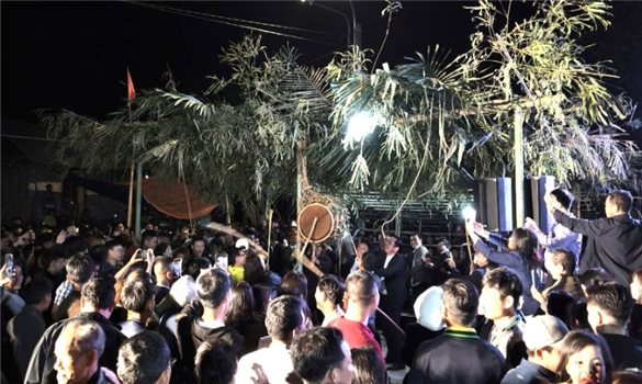 Quảng Trị: Tưng bừng lễ hội đập trống của người Ma Coong