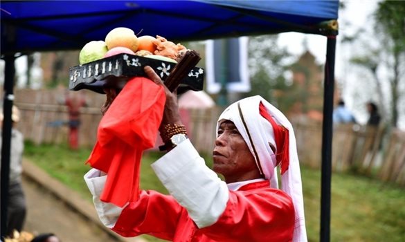 Rija Nugar bids farewell to evil, praying for good fortune