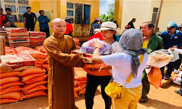 Vai trò của tôn giáo trong xây dựng đạo đức, lối sống con người Việt Nam hiện nay