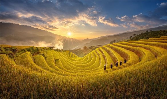 Tháng Tư trên những bản làng...