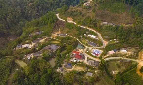 Bản Lồng - điểm đến hấp dẫn trên cung đèo Pha Đin