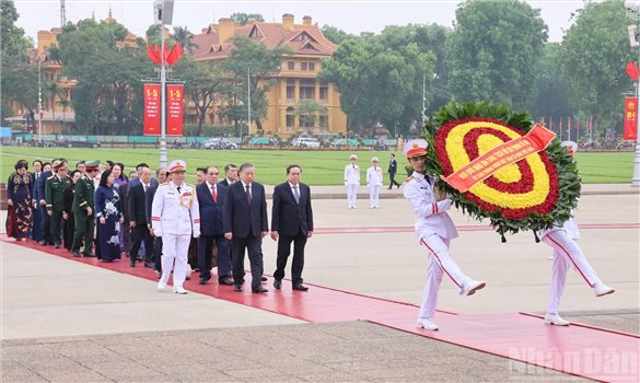 Lãnh đạo Đảng, Nhà nước vào Lăng viếng Chủ tịch Hồ Chí Minh