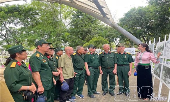 Tháng Năm, về Điện Biên thắp lửa