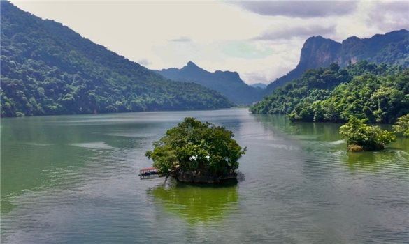 Khám phá vẻ đẹp Hồ Ba Bể