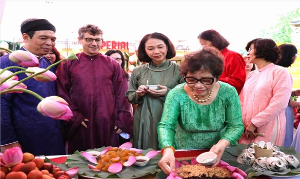 Tết Đoan Ngọ trong đời sống tinh thần của người Việt