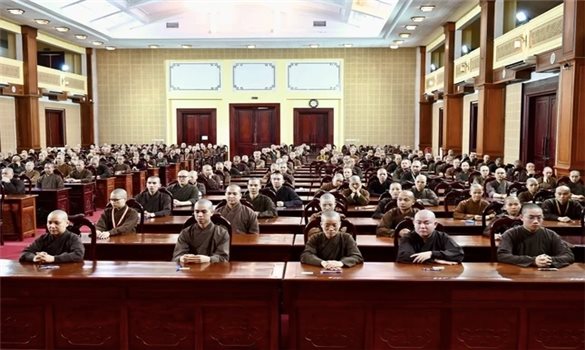 Gần 300 tăng ni sinh tham dự kỳ thi tuyển sinh Cử nhân Phật học Khóa X Học viện Phật giáo Việt Nam tại Hà Nội