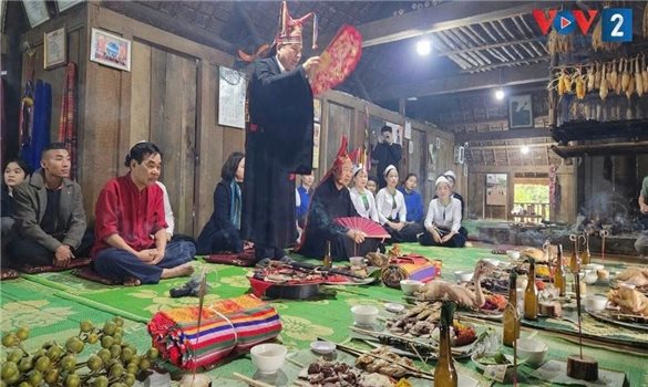 Sợi dây tâm linh trong đời sống người Mường qua “tục cúng vía bếp”