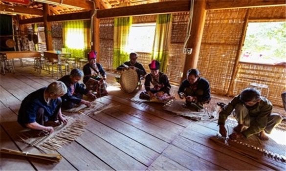 Woven products of the Kho-mu ethnic group in Keo village, Dien Bien province