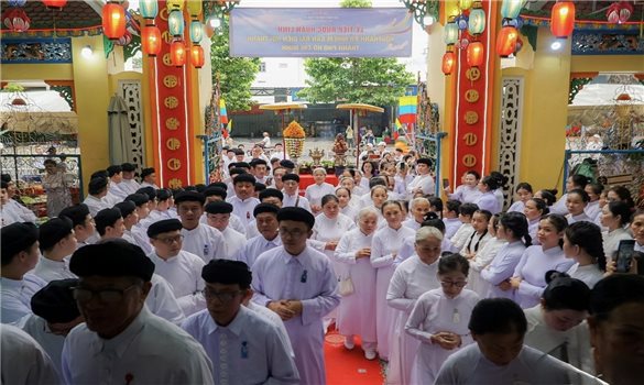 Lễ Tiếp rước Huấn lịnh Hội thánh Cao Đài Tây Ninh bổ nhiệm Ban Đại diện Hội thánh tại Thành phố Hồ Chí Minh