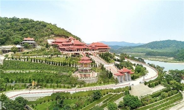 Chùa Cái Bầu - Không gian Phật giáo giữa non nước Vân Đồn