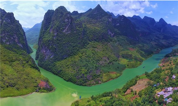 Tri thức địa phương và khoa học hiện đại qua phương thức bảo vệ nguồn nước của người Mông