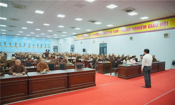 Hà Nội: Tổ chức tuyên truyền, phổ biến pháp luật cho tăng ni