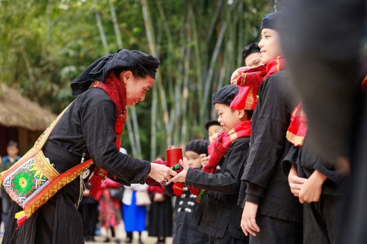 Tinh thần đoàn kết, gắn bó, yêu thương của người dân làng Thái Hà thật đáng trân trọng