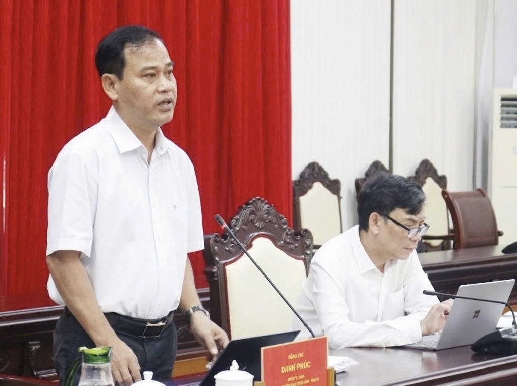 Giám đốc Sở Dân tộc và Tôn giáo tỉnh An Giang Danh Phúc phát biểu một số nội dung được Đoàn công tác đặt ra