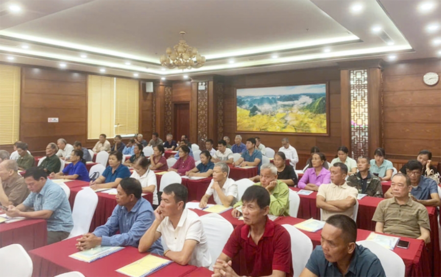 Tại các lớp tập huấn do Sở Dân tộc và Tôn giáo tỉnh Lạng Sơn tổ chức, đội ngũ Người có uy tín được cập nhật kiến thức về chủ trương, đường lối của Đảng và chính sách pháp luật của Nhà nước về công tác dân tộc