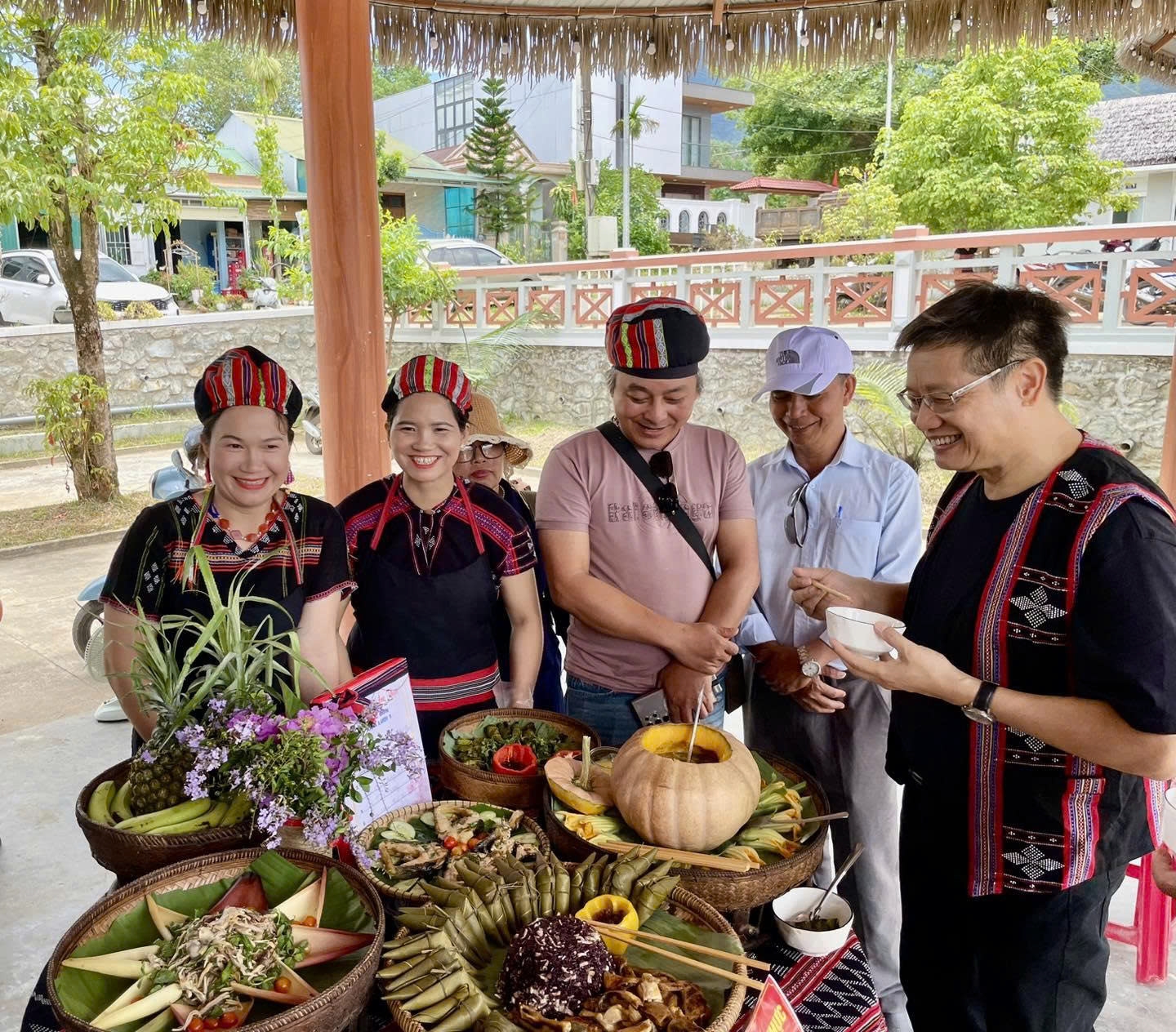 Với văn hóa, ẩm thực phong phú đã trở thành nguồn lực để vùng cao A Lưới phát triển du lịch cộng đồng