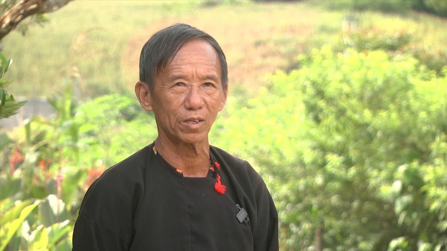 Ông Sùng A Dếnh, Người có uy tín ở Hang Mặn, xã Pà Cò, tỉnh Phú Thọ
