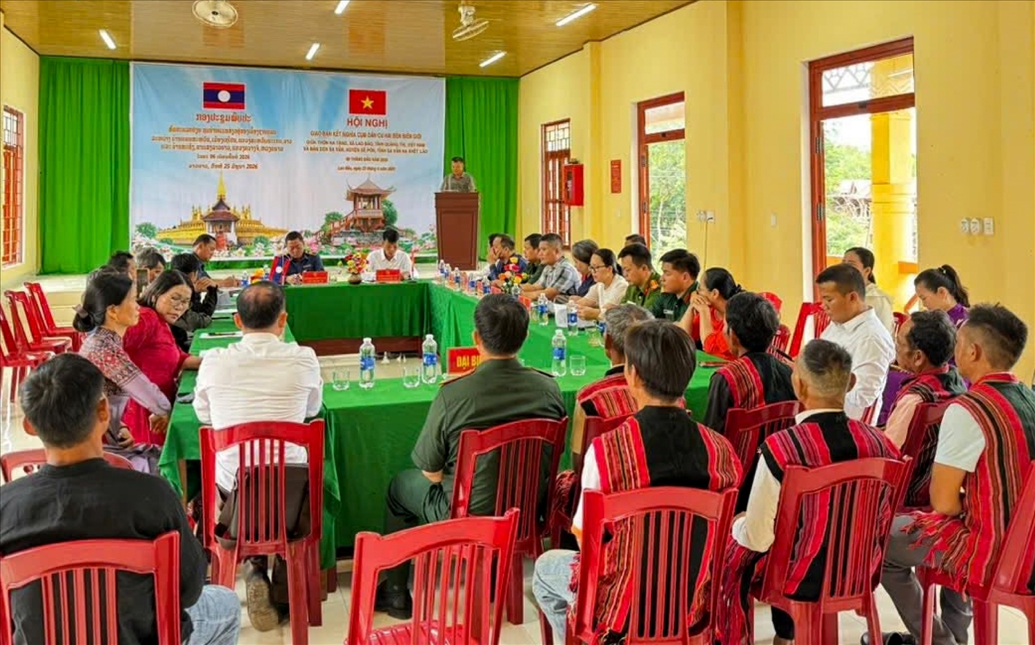 Nhiều thôn làng kết nghĩa được tuyên truyền, giúp cư dân hai bên hiểu đúng quy định pháp luật, gìn giữ mối quan hệ đoàn kết truyền thống Việt Nam-Lào