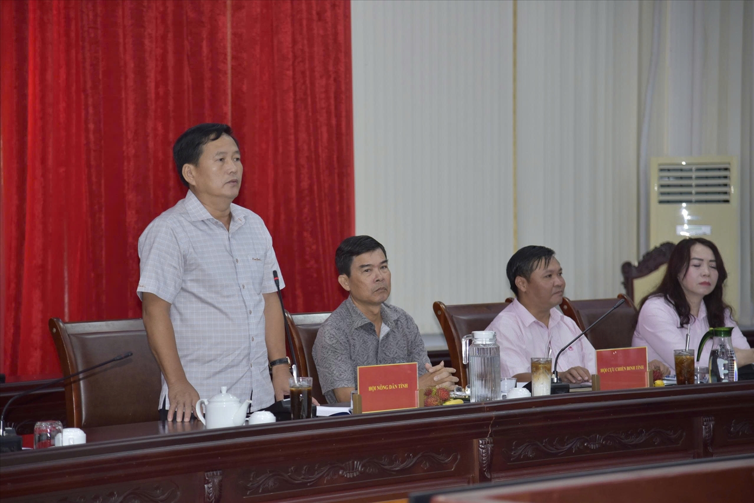 Thứ trưởng Bộ Dân tộc và Y Vinh Tơr làm trưởng đoàn kiểm tra, giám sát của thành viên Hội đồng quản trị Ngân hàng Chính sách xã hội tại tỉnh An Giang. 2
