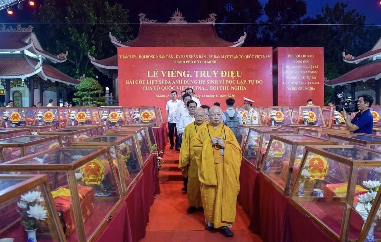 Nghi thức cầu nguyện được thực hiện trước Lễ viếng, truy điệu và an táng do Ban Trị sự Giáo hội Phật giáo Việt Nam Thành phố Hồ Chí Minh tổ chức