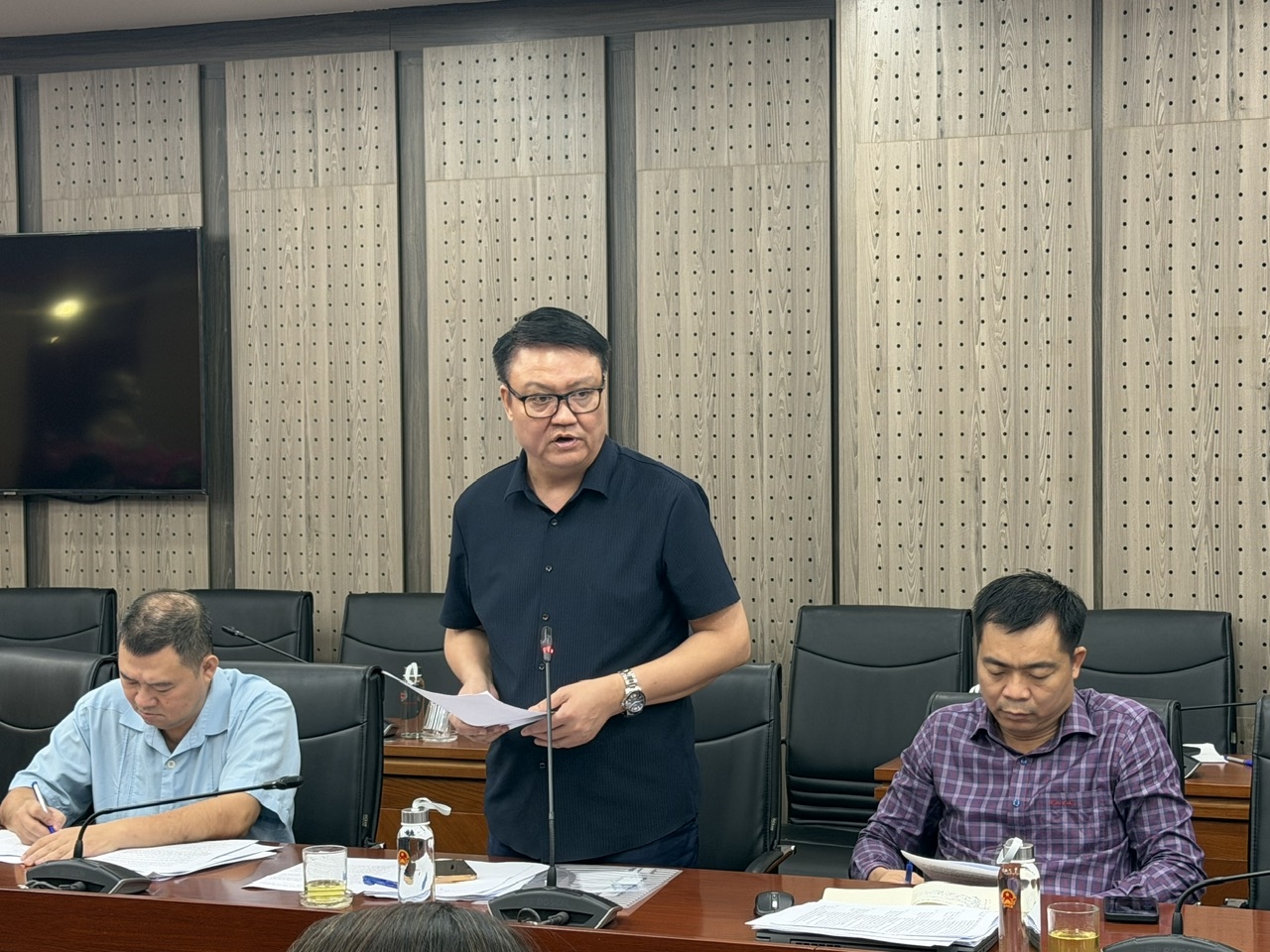 TS. Lê Cao Thắng, Giám đốc Học viện Dân tộc và Tôn giáo (Bộ Dân tộc và Tôn giáo), phát biểu ý kiến tại cuộc họp