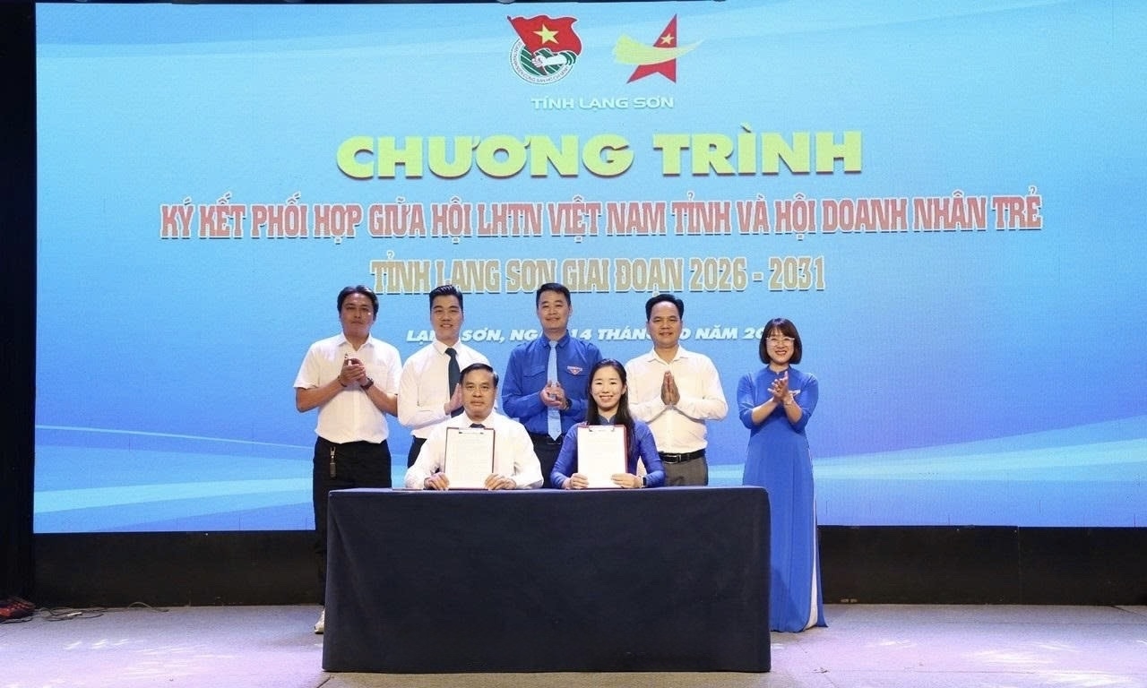 Đại diện Hội Liên hiệp Thanh niên Việt Nam tỉnh Lạng Sơn và Hội Doanh nhân trẻ tỉnh ký kết Chương trình phối hợp, tăng cường kết nối nguồn lực, hỗ trợ thanh niên khởi nghiệp, phát triển kinh tế và tham gia các hoạt động vì cộng đồng