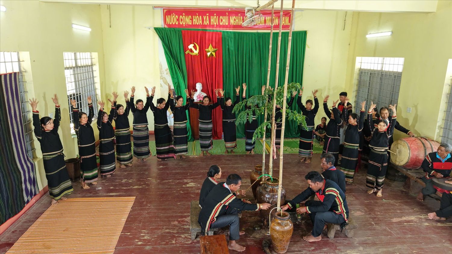 Người có uy tín giữ hồn văn hóa giữa buôn làng Tây Nguyên (Số 2) 3