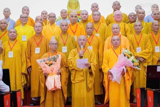 Hòa thượng Thích Huệ Thông phát biểu nhận nhiệm vụ tại Đại hội
