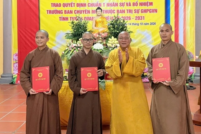 Trưởng các ban chuyên môn trực thuộc nhận Quyết định chuẩn y