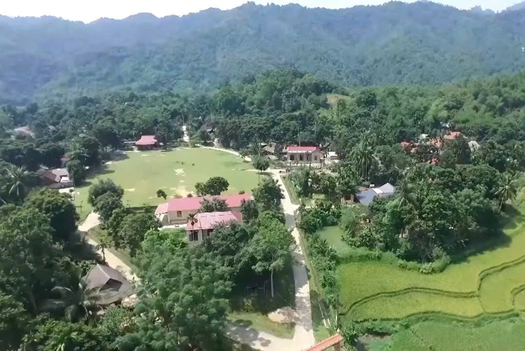 Nhờ tập trung đẩy mạnh đầu tư hạ tầng, hỗ trợ phát triển kinh tế, ưu tiên các vùng khó, đến nay, cơ sở hạ tầng vùng DTTS tỉnh Thanh Hoá được đầu tư xây dựng, từng bước đáp ứng yêu cầu phát triển kinh tế - xã hội (Ảnh: D.D)