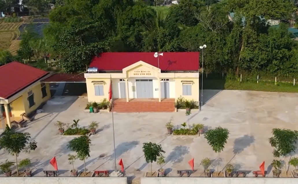 Nhiều công trình đường giao thông nông thôn, nhà văn hoá thôn ở tỉnh Thanh Hoá được xây dựng từ nguồn vốn Chương trình MTQG 1719 (Ảnh: D.D)