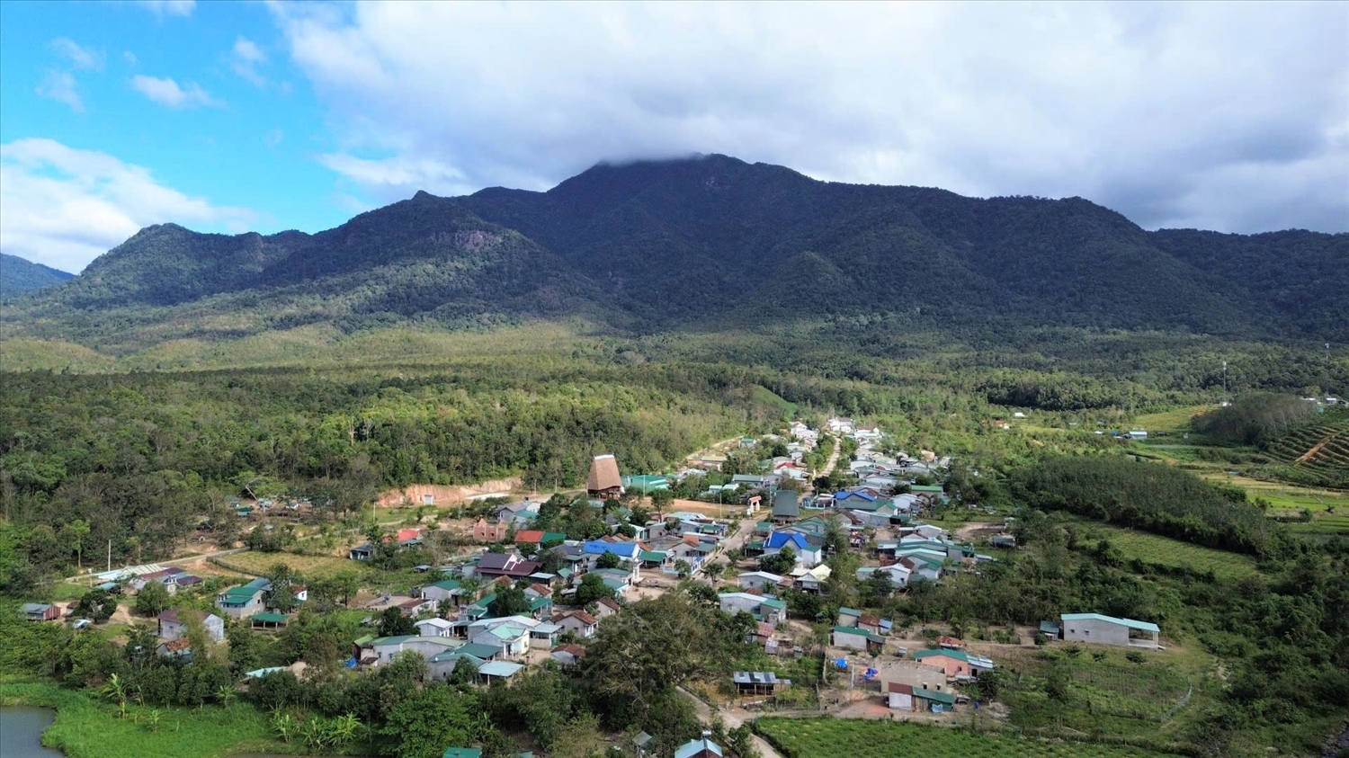 Vùng đồng bào DTTS tỉnh Quảng Ngãi được đầu tư xây dựng khang trang, ngày càng phát triển