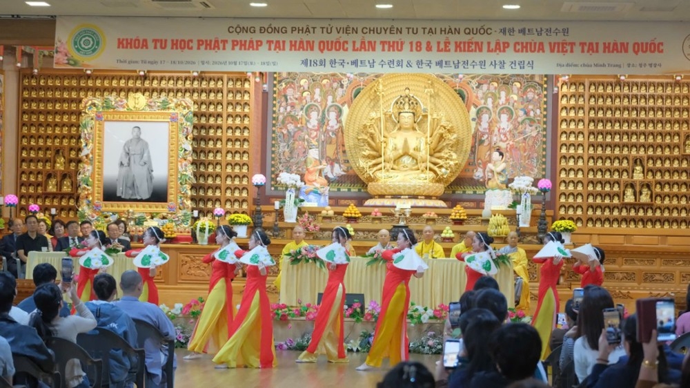 Các tiết mục văn nghệ cúng dường tại buổi lễ thể hiện tình yêu quê hương, đạo pháp và sự gắn kết của cộng đồng phật tử Việt Nam tại Hàn Quốc