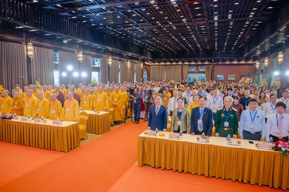 Các đại biểu tham dự buổi lễ